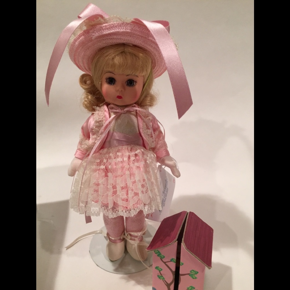 Madame Alexander -Collecting Dolls